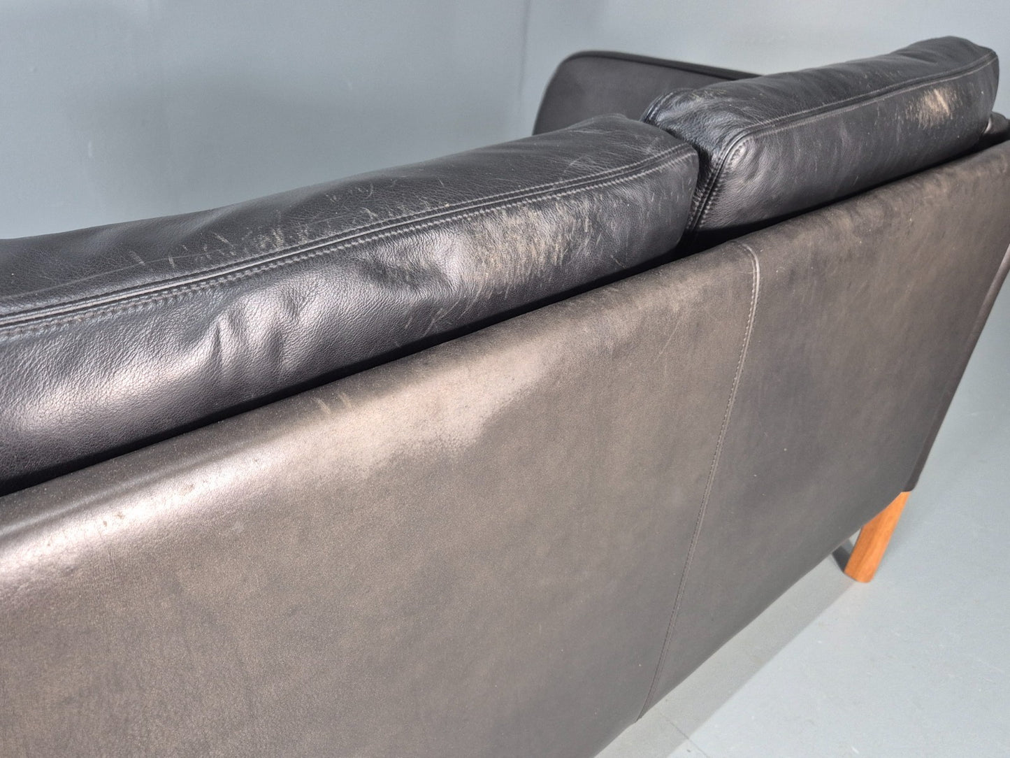Vintage Danish Two Seater Leather Sofa Quality Feather Filled Retro EB11635 M2SS14