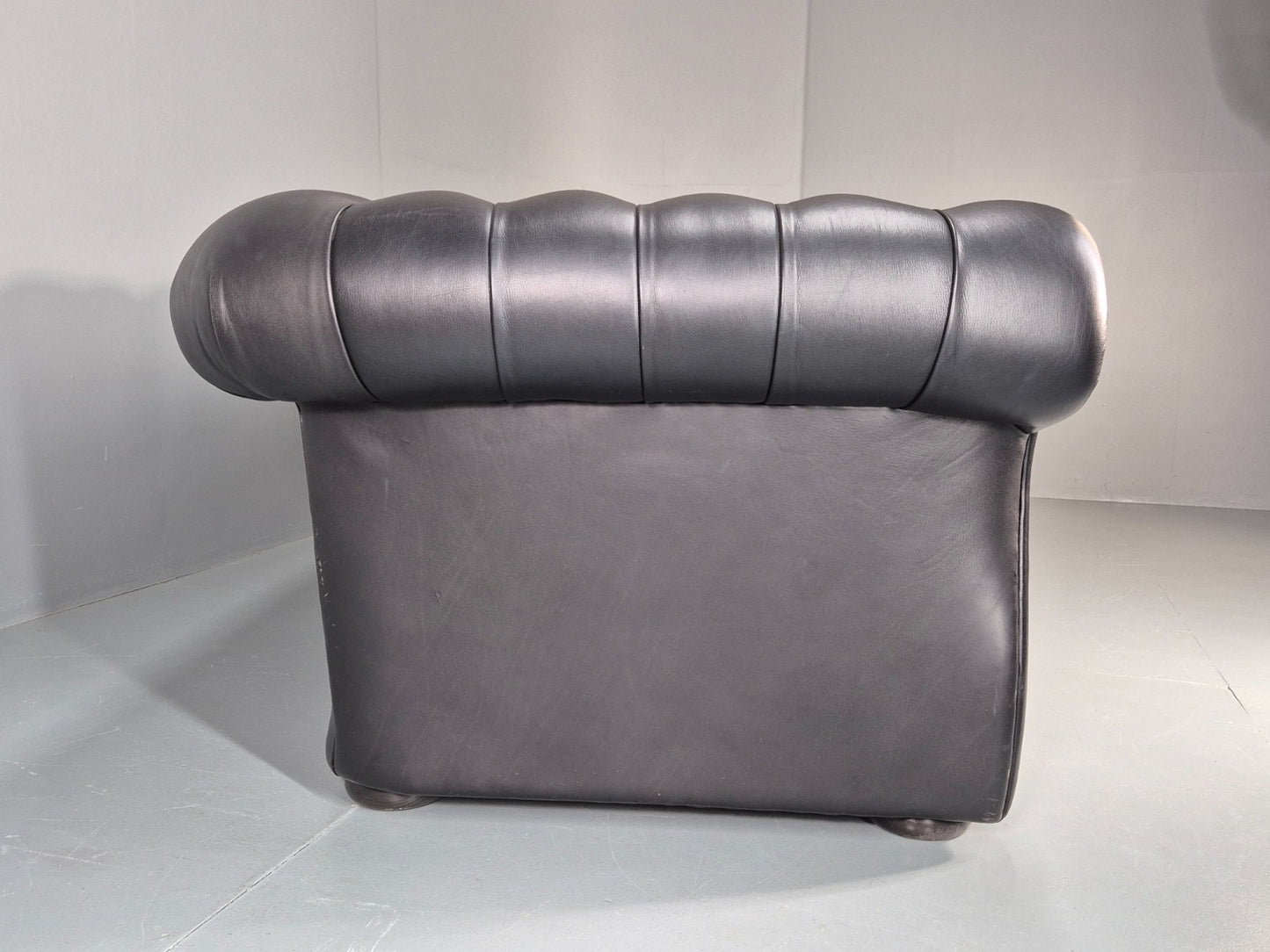 Four Seater Chesterfield Black Leather Feather Cushions Quality EB11229 VCHE10
