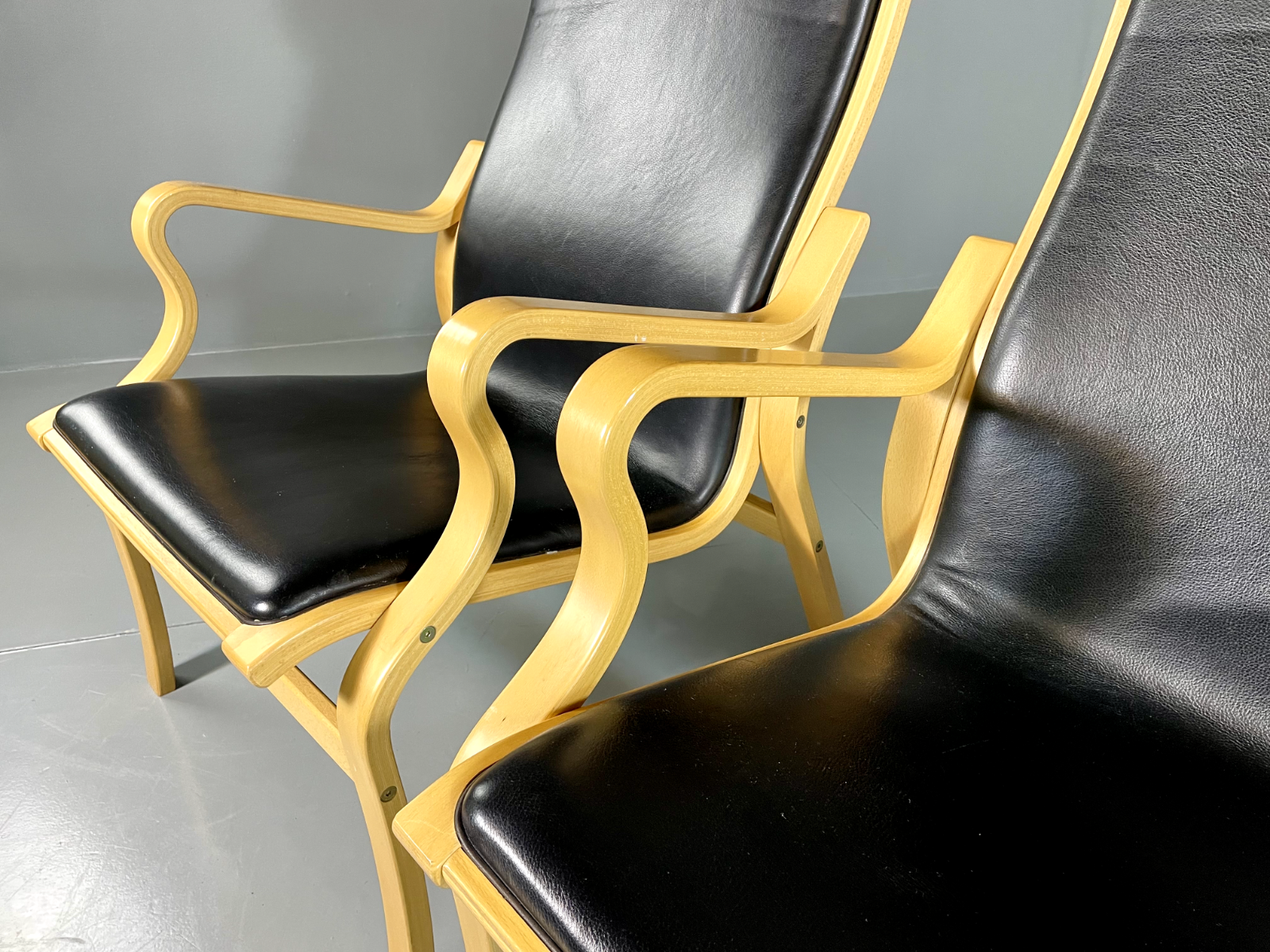 2 Danish Leather Chairs Bentwood Ostergaard Vintage Retro MCM EB5762 MBEN4