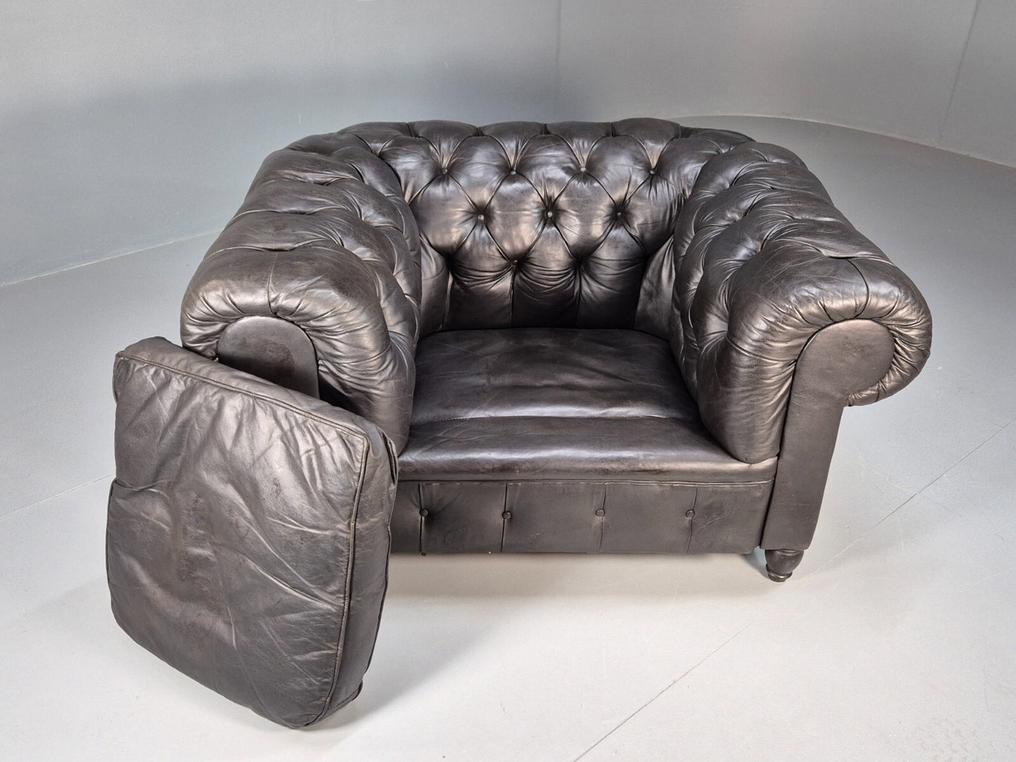 Vintage Black Leather Chesterfield Chair EB9471 VLEA - UKDK FURNITURE