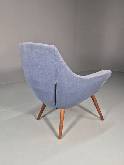 Retro Danish Tub Chair Blue Canvas Teak Turned Legs MCM Vintage  EB10747 MNOR11