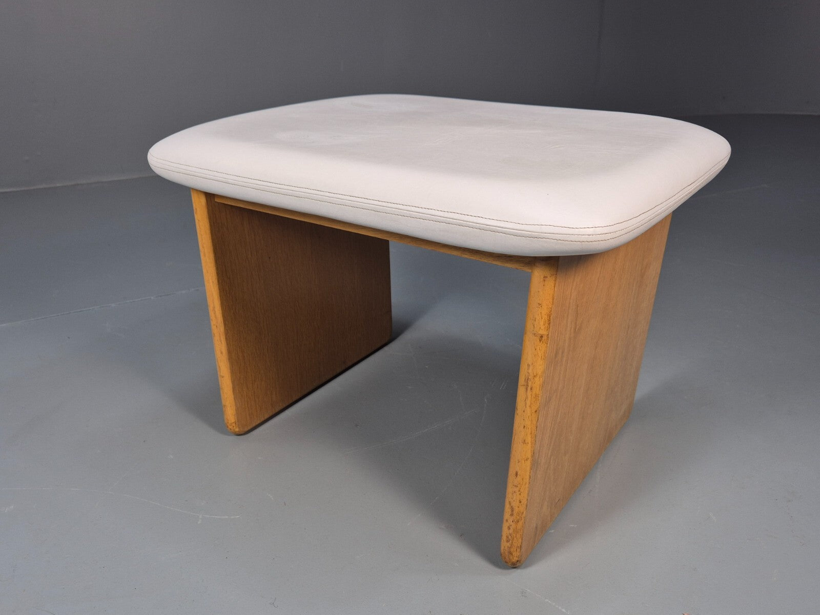 Vintage Stag Furniture Stool White Vinyl and Oak 1970s Retro EB9749 MFOO - UKDK FURNITURE