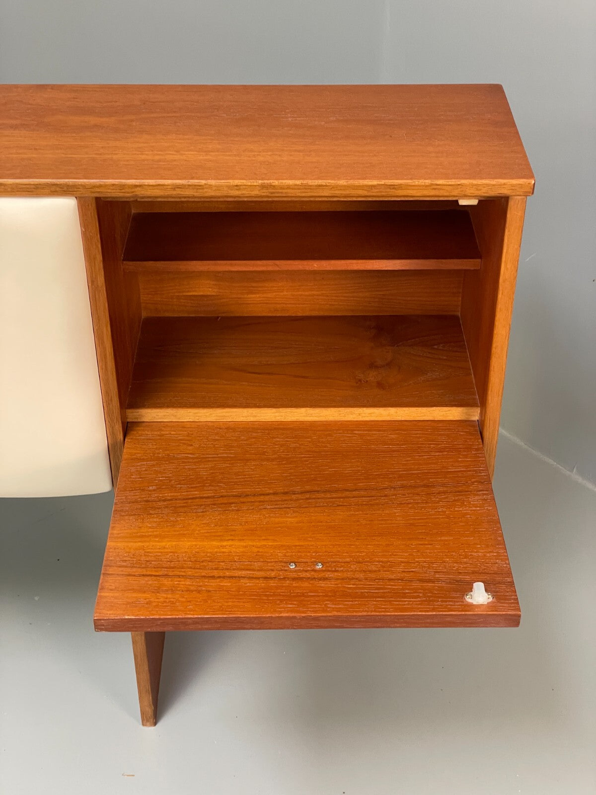 Vintage Teak Bedside Cabinets & Headboard By Meredew 1970s King Size EB9527 MWOO - UKDK FURNITURE