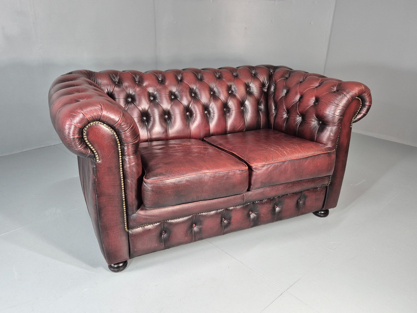 Two Seat Vintage Chesterfield Sofa Red Leather 1980s Retro EB11360 VCHE0