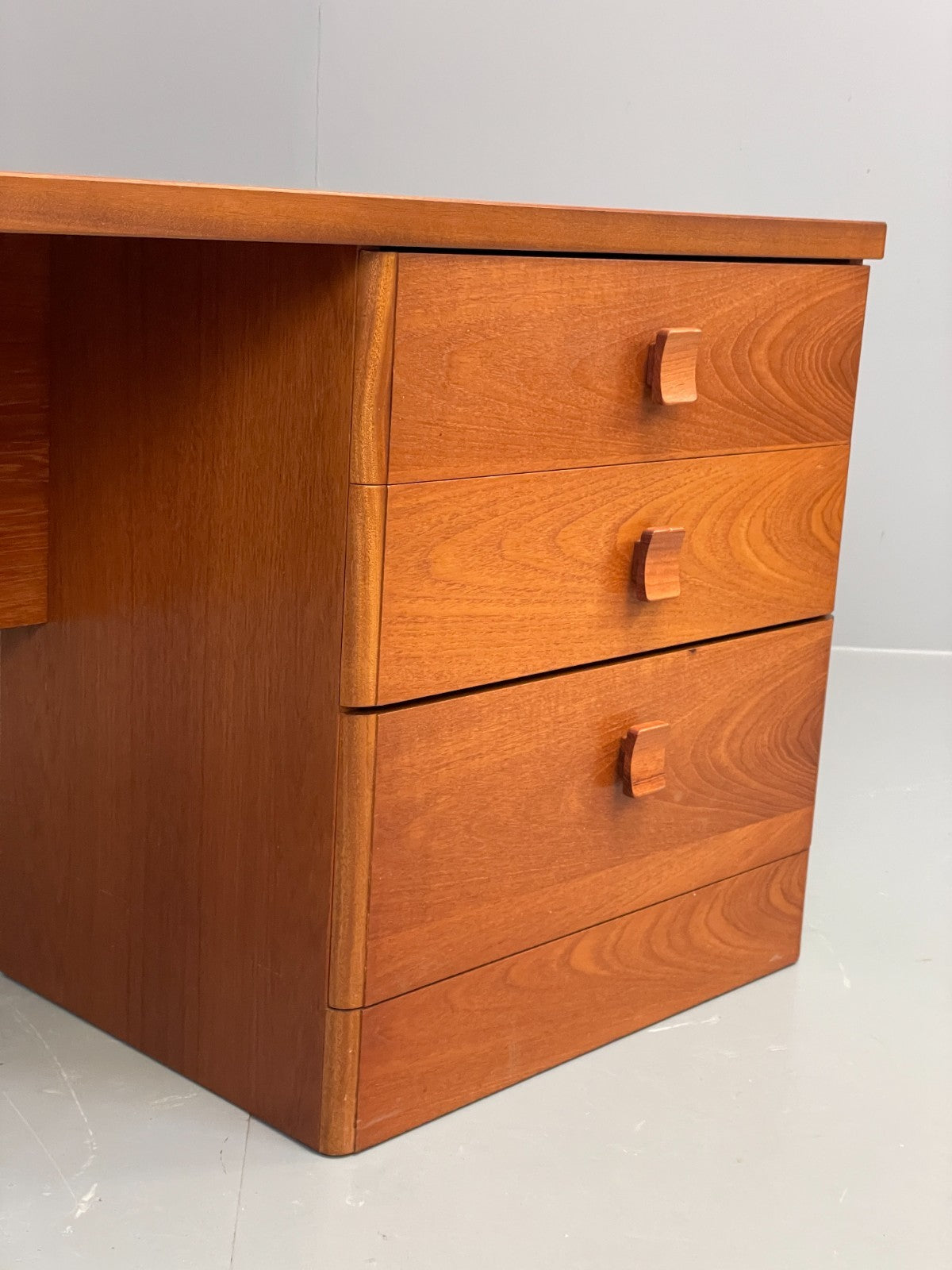 Vintage Stag Teak Desk Dresser Drawers Retro 1970s EB11792 MWOO10