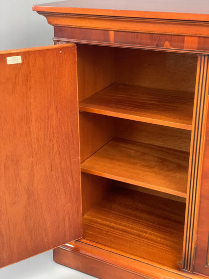 Vintage Regency Style Sideboard 1960s Cherry Wood Shelving Brass EB11505 MWOO20
