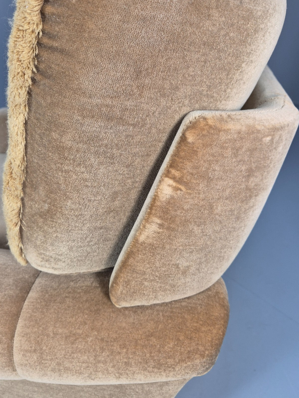 Vintage Gold Velour Danish Lounge Chair Chintzy Kitsch 1970s Retro EB9784 MNOR13