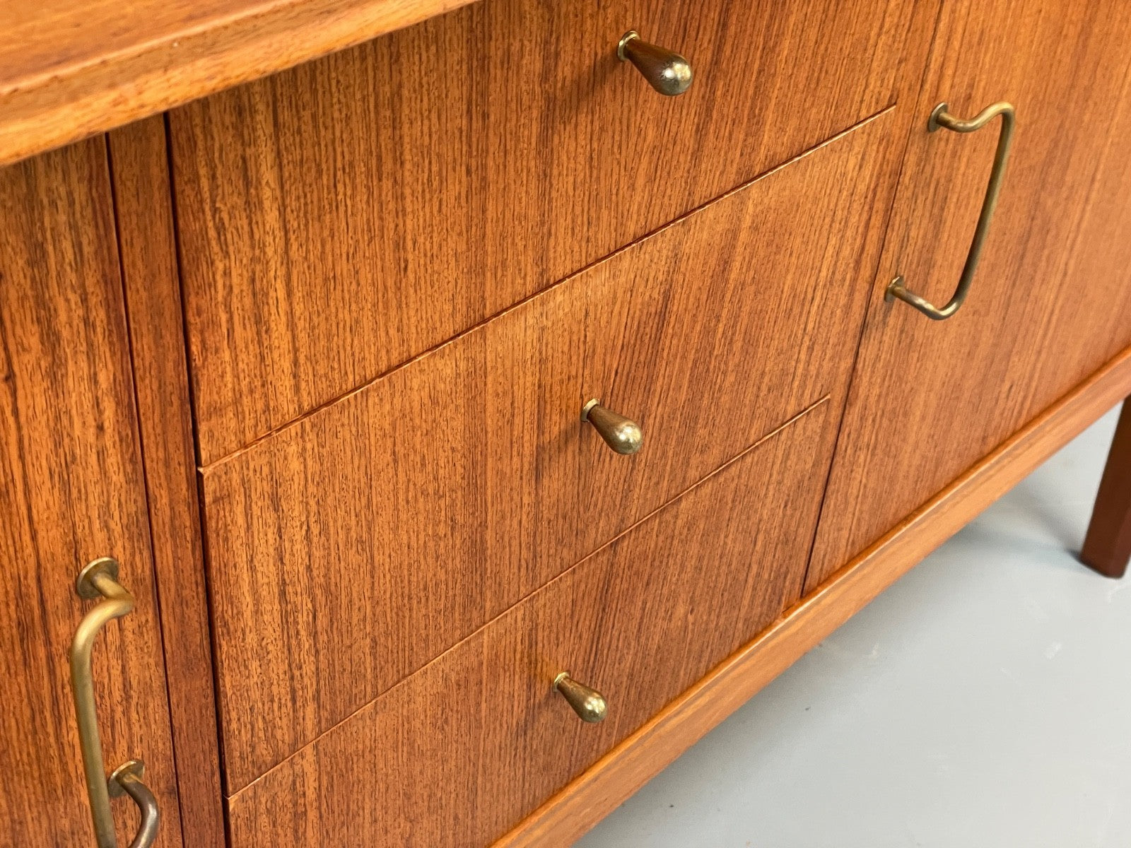 Vintage 1960s Walnut Sideboard Peter Hayward For Vanson Drawers EB10966 MWOO5