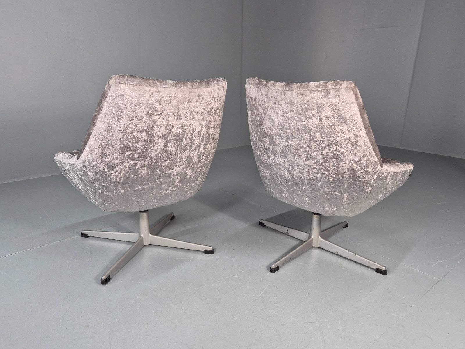 2 Swedish Swivel Chairs 1960s Retro Silver Blue Velvet Upholstery  EB10723 MNOR3