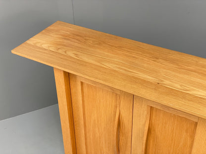 Modern Solid Oak Sideboard Nice Curving Handles Angled Legs EB10684 MWOO6