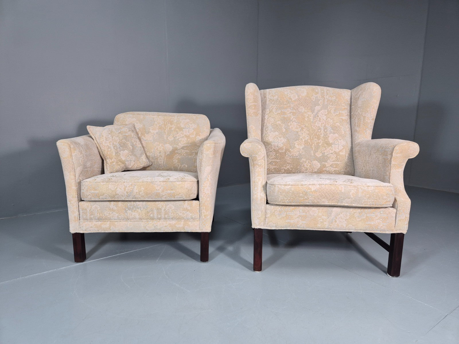 2 1970s Retro LOunge Chairs Danish Floral Cream Upholstery EB10764 VCLO2