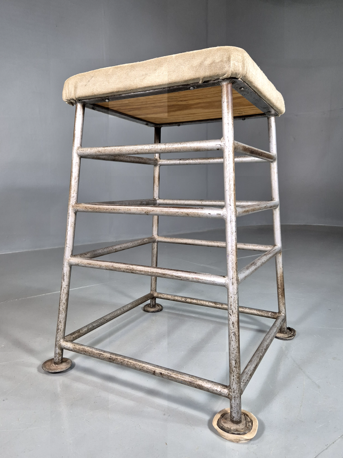 Vintage Gym High Stool Steel and Suede Pommel Mid 20th C EB7377 MFOO6