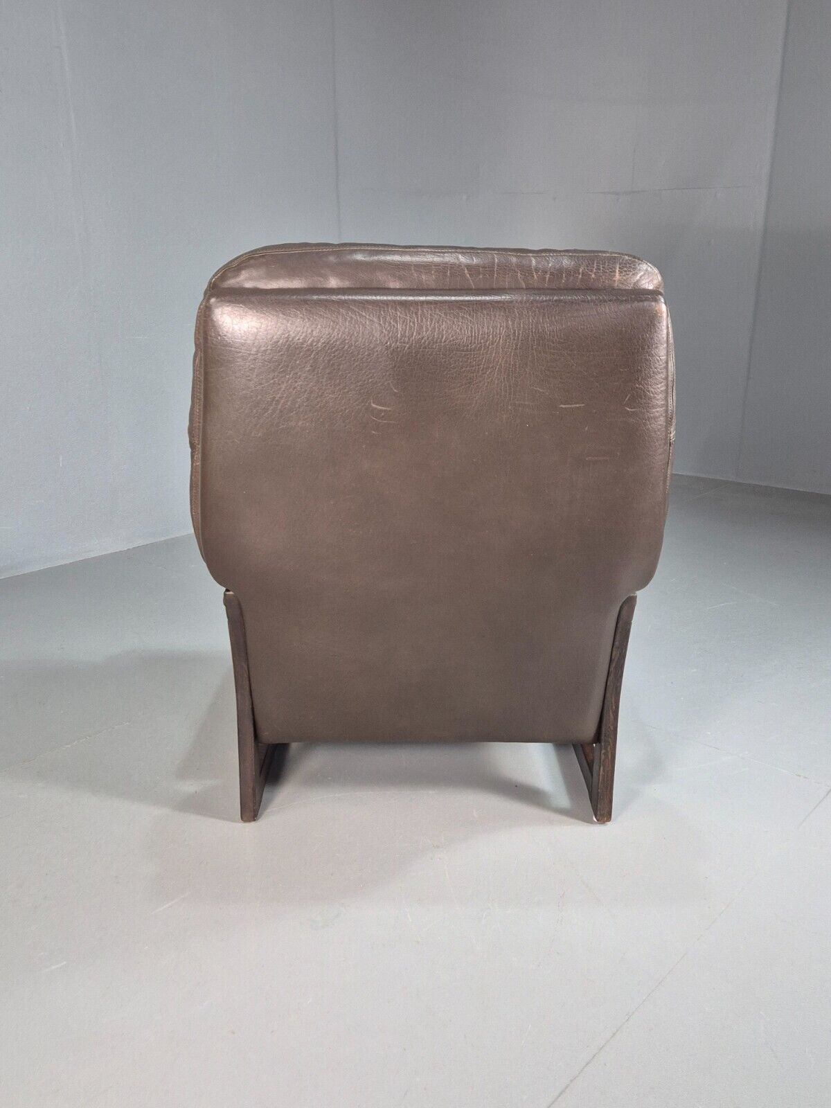 Vintage Danish Lounge Chair Brown Leather Buttoned 1970s Retro MCM EB8239 MNOR - UKDK FURNITURE