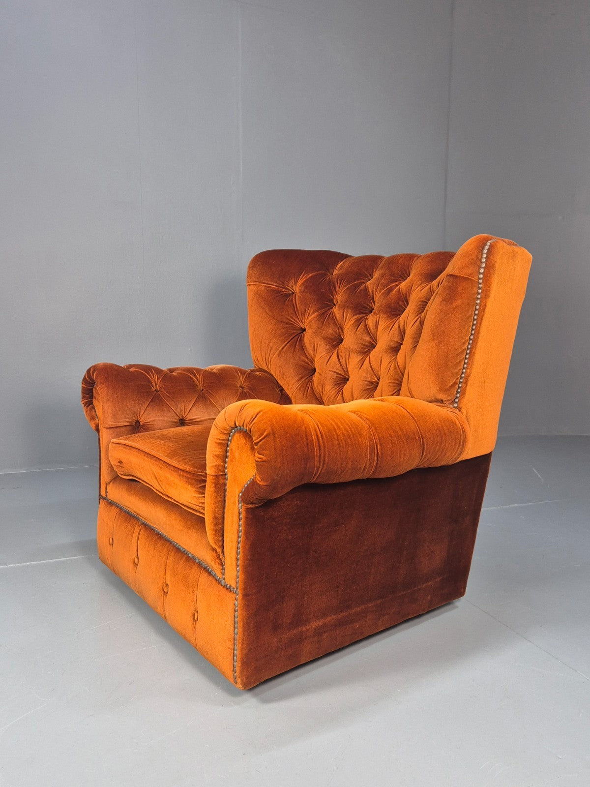 1970s Buttoned Wing Back Lounge Chair Burnt Orange Velour Retro EB10630 MNOR1