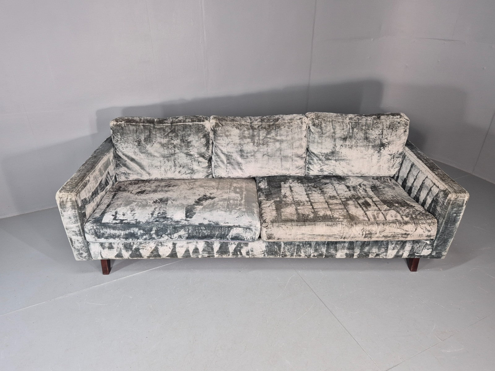 Huge 4 Seater Settee Turquoise Velvet ex Hotel Modern Design Retro EB11774 M4SS4