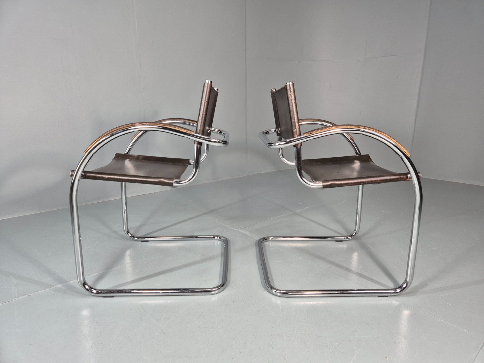 2 Bauhaus Style 1980s Chairs Leather and Chrome Retro Art Deco EB10980 MNOR9