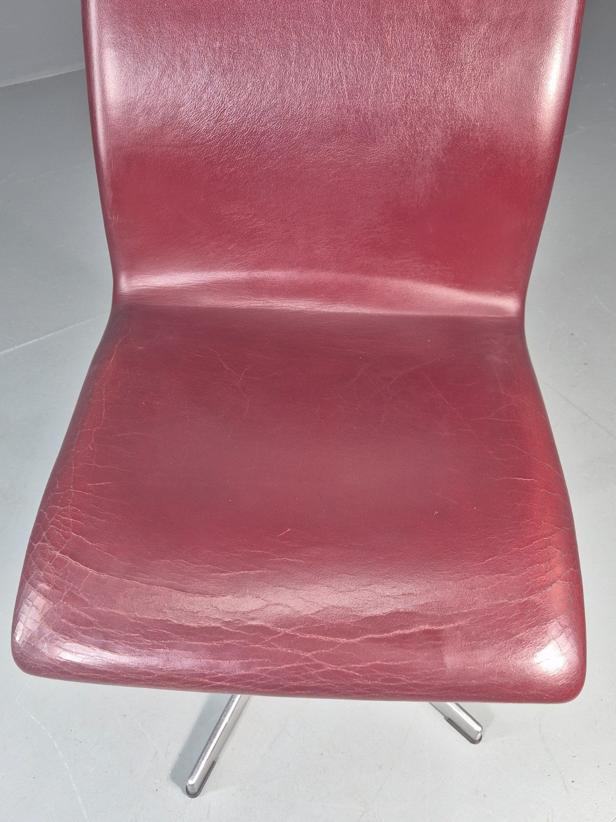 Vintage Fritz Hansen Oxford Chair Arne Jacobsen Design 2004 MCM EB11750 MSWI10