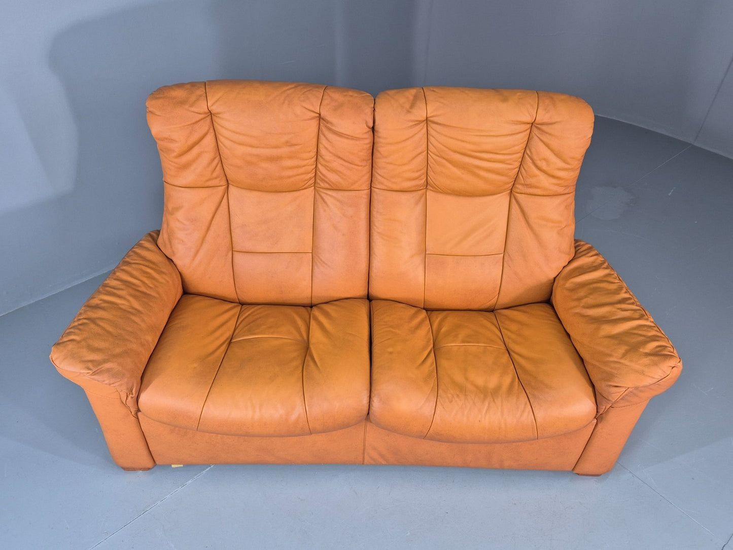 Two Seater Settee Ekornes Stressless Tan Leather Recline Retro  EB10926 M2SS10