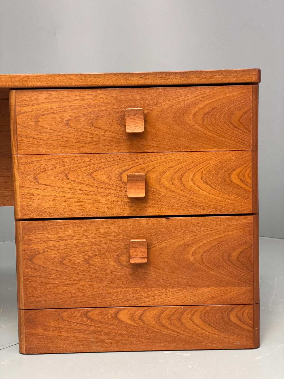 Vintage Stag Teak Desk Dresser Drawers Retro 1970s EB11792 MWOO4