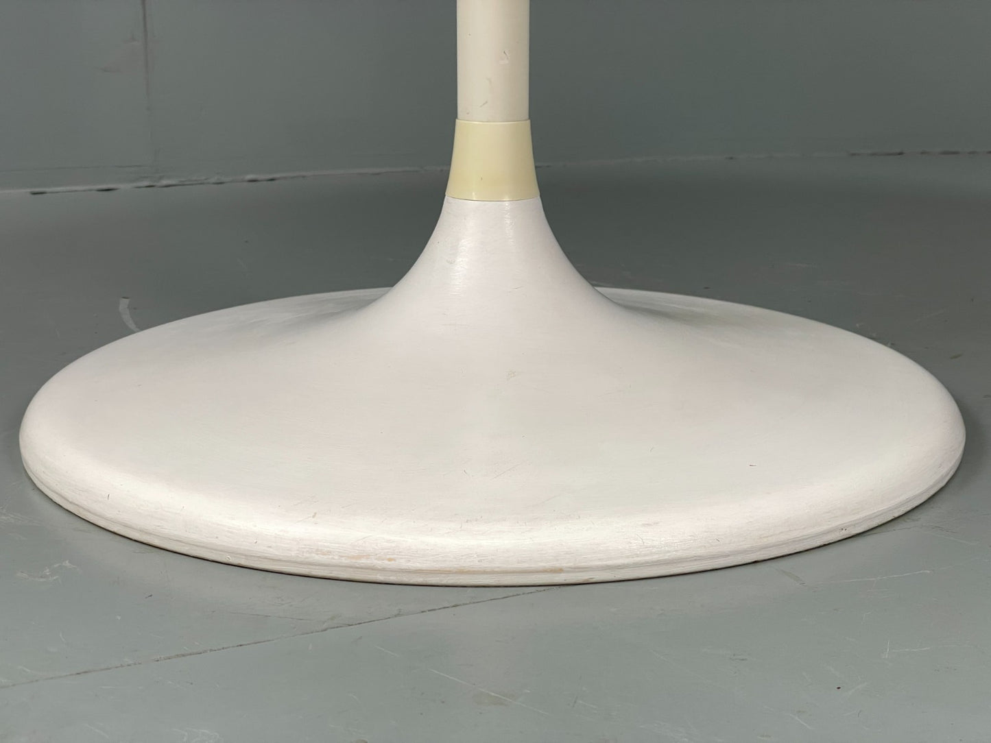 Vintage Round Formica Table White Tulip Base 1960s Retro Kitchen EB11543 MWOO3