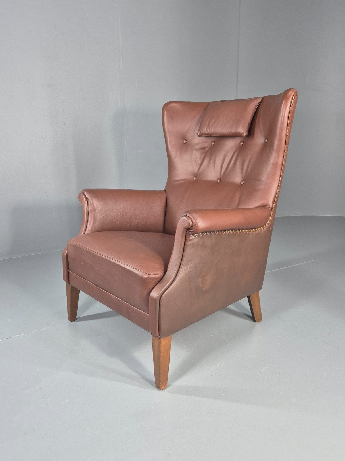 Vintage Mid Century Wing back lounge Chair danish brown Vinyl  EB11818 MNOR0