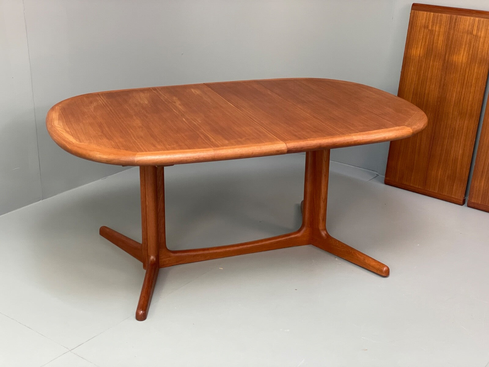 Teak Extending Dining Table Oval Vintage Danish Edvard Valentinsen EB9753 MWOO - UKDK FURNITURE