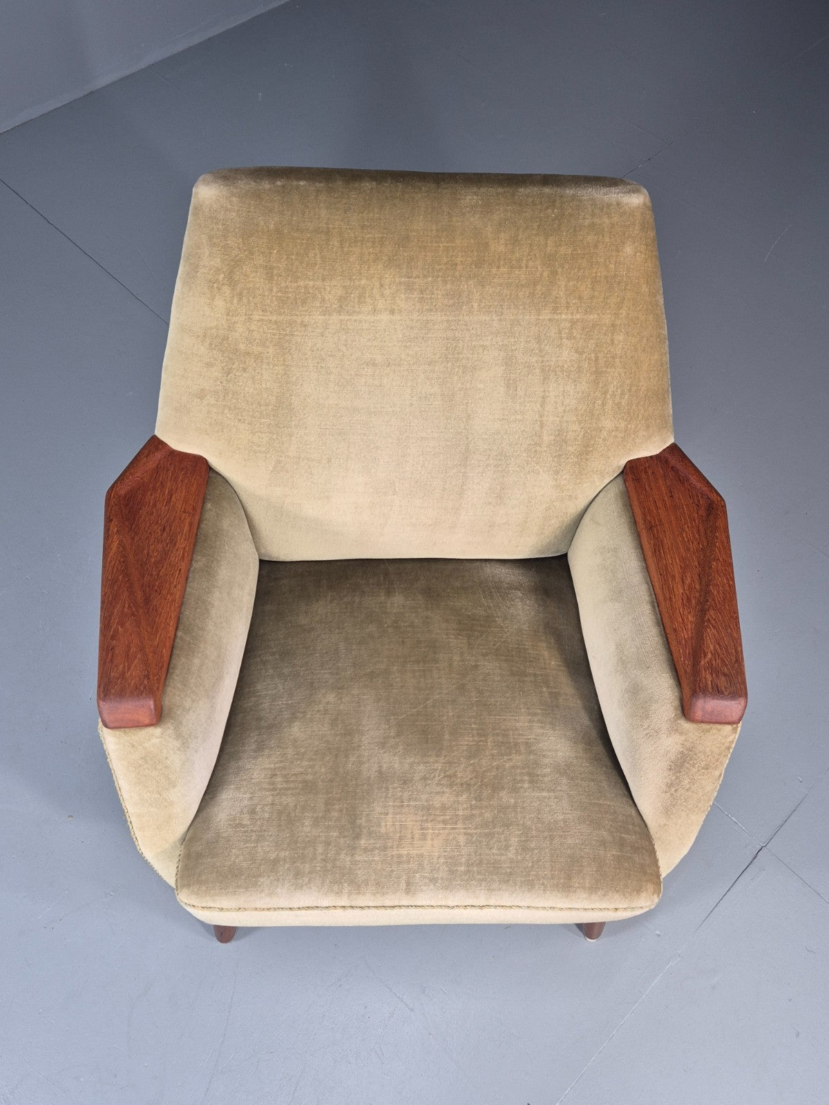 Vintage Mid Century Lounge Chair 1960s Green Velour Teak Detail EB11296 MNOR2