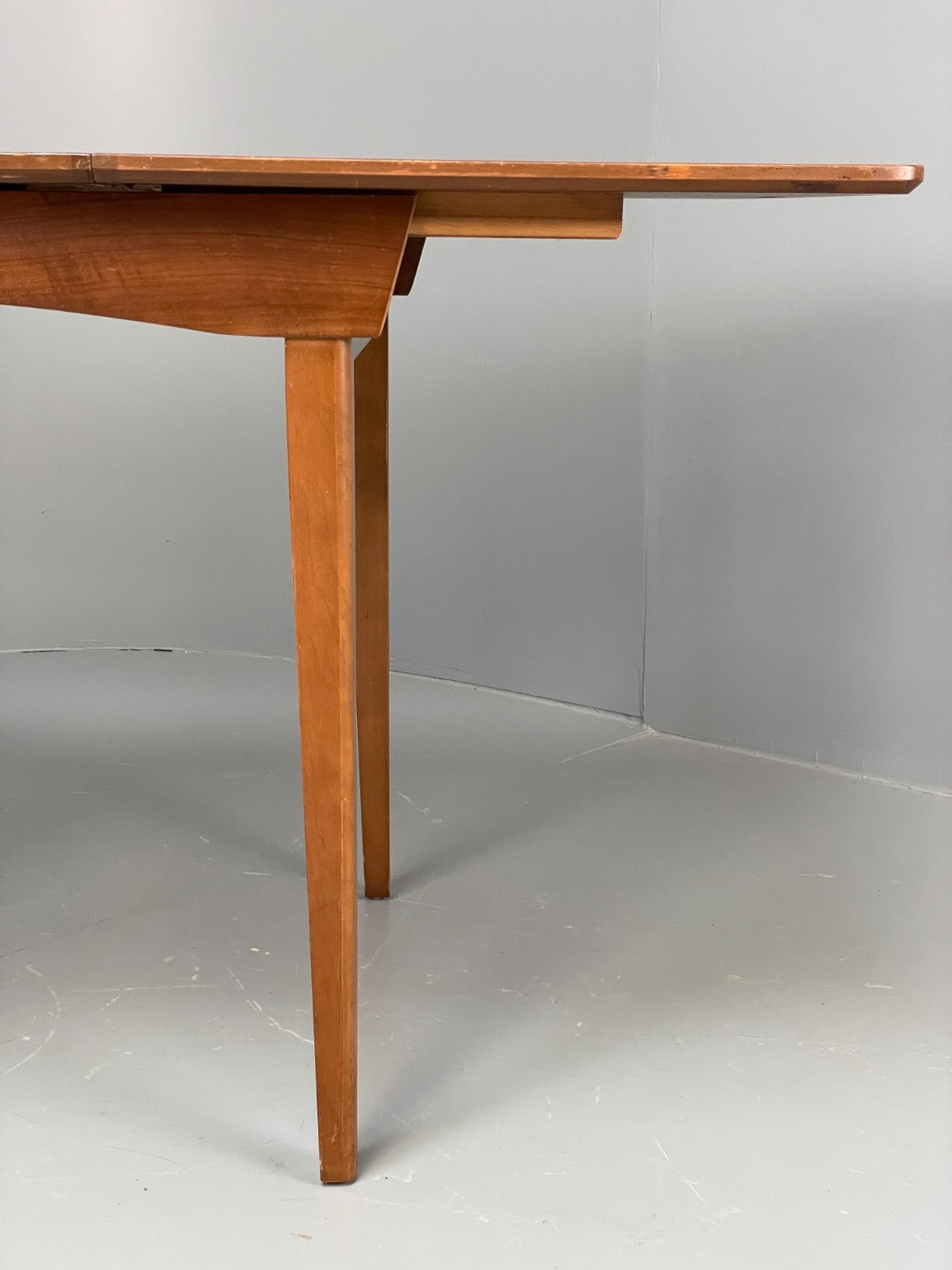 Vintage 1960s Dining Table Walnut Extending Mid Century EB11864 MWOO5
