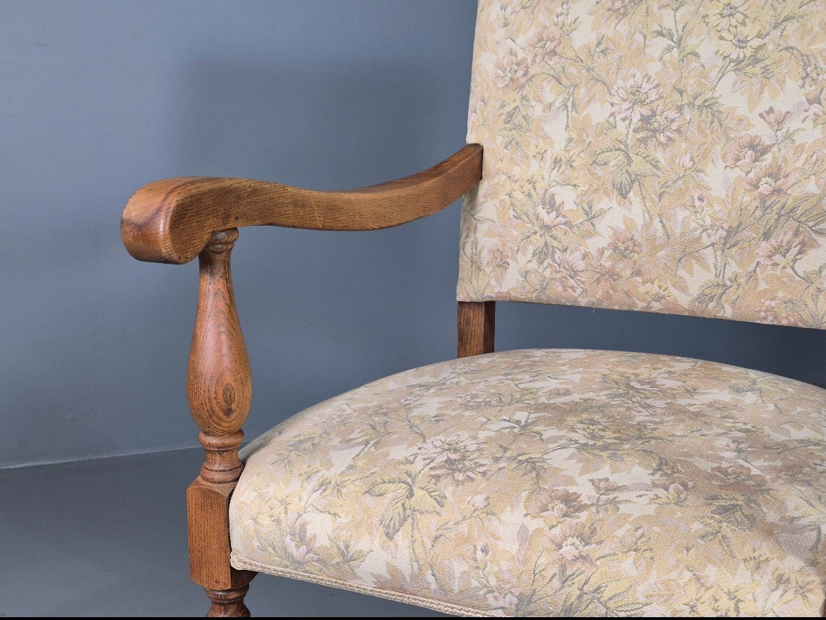 2 Antique Hall Chairs in Oak Frame and Floral Upholstery EB7362 VCAR4