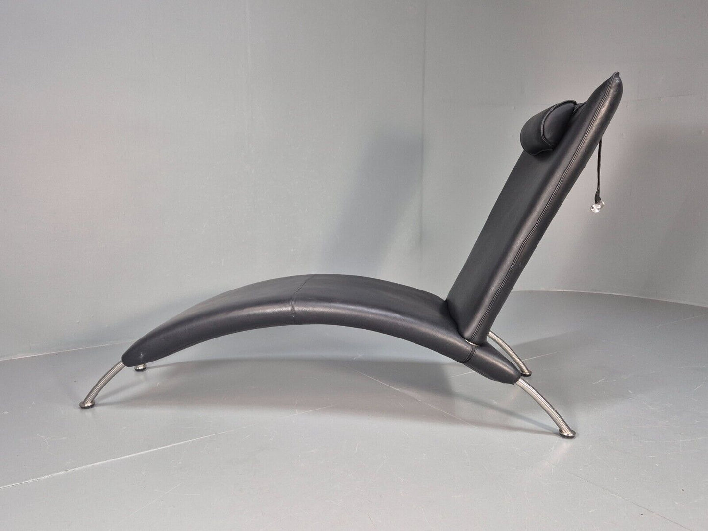 Vintage Chaise Daybed Black Leather Chrome Modern Design Retro Siren EB8911 M4SS - UKDK FURNITURE