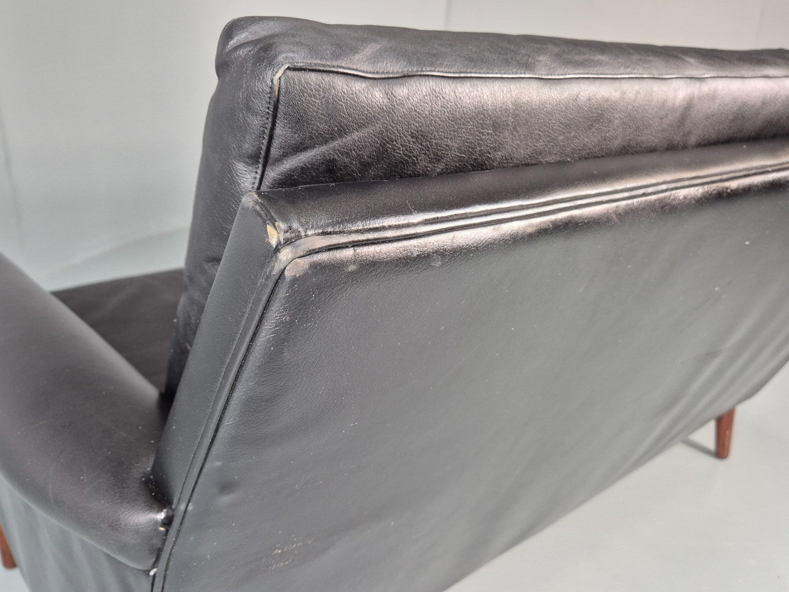 Vintage 1960s Two Seater Leather Sofa Retro Mid Century Danish EB11379 M2SS18