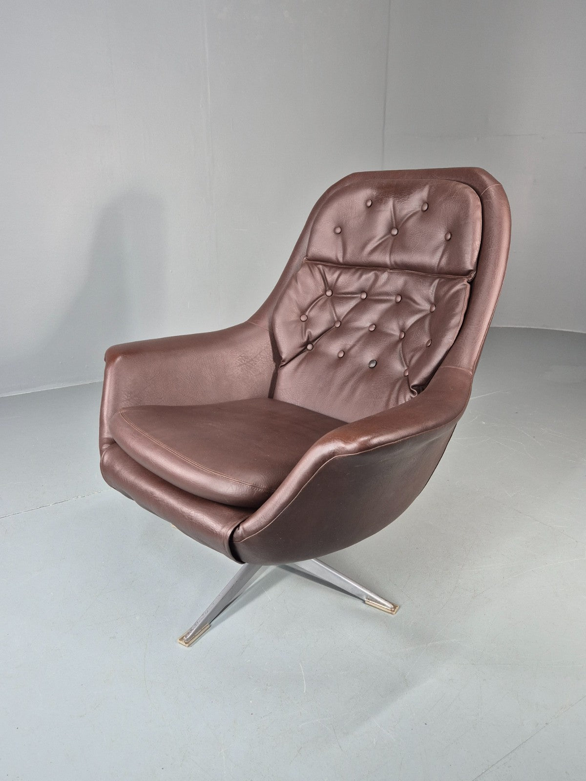 Retro Swivel Bucket Chair 1970s Denmark Brown Vinyl Mid Century EB11415 MSWI0