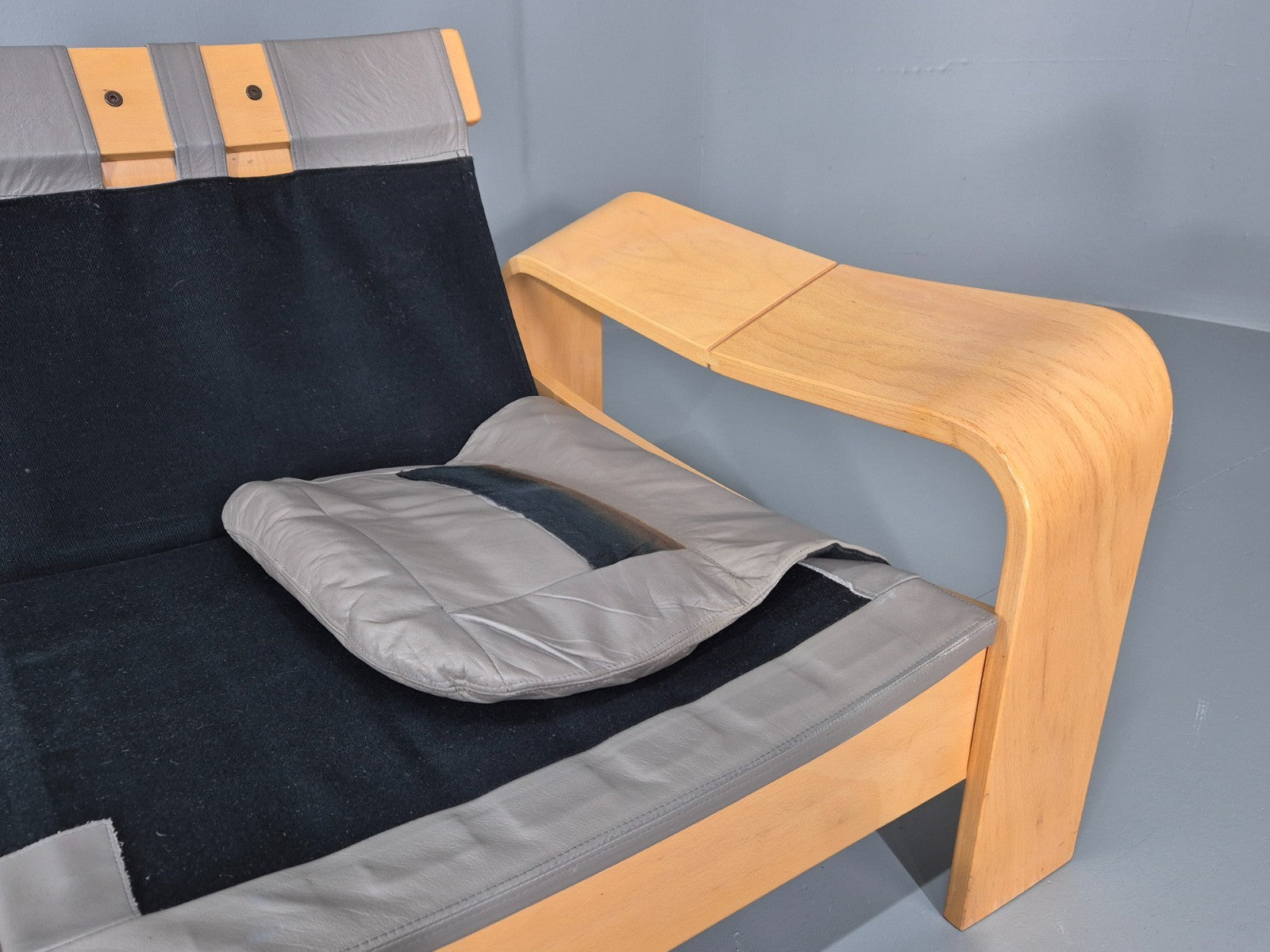 Two Seater Vintage Settee Bentwood and Grey Leather 1980s Retro MCM EB11390 M2SS8