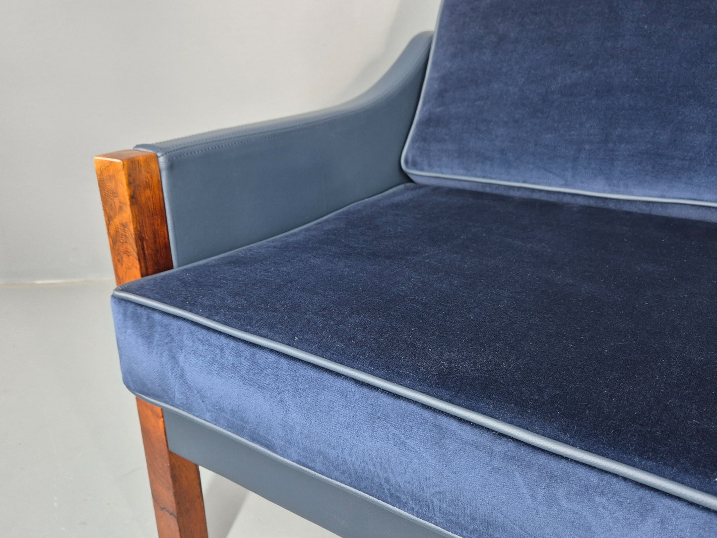 Vntage 2 Seater Sofa Danish Erik Jorgensen New Leather Upholstery  EB11927 M2SS8