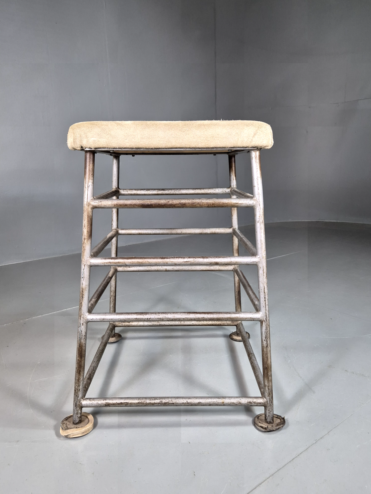 Vintage Gym High Stool Steel and Suede Pommel Mid 20th C EB7377 MFOO2