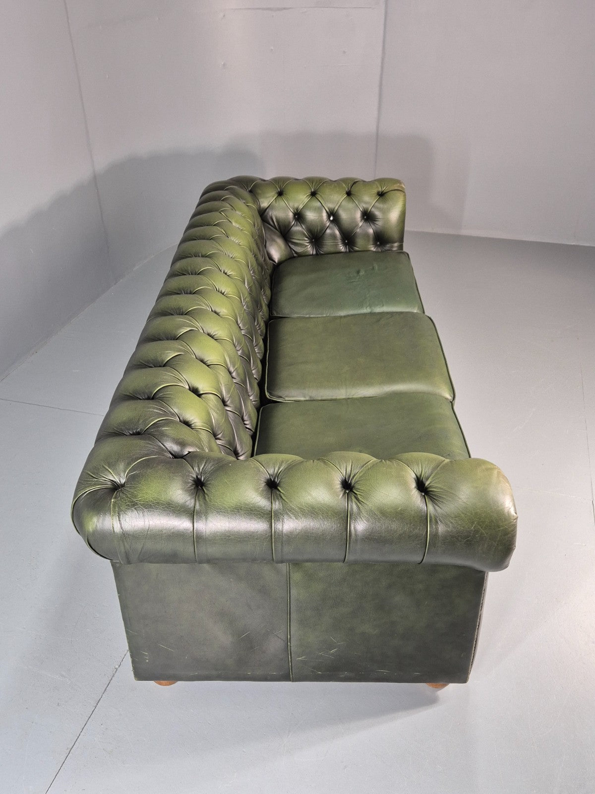 Three Seater Green Leather Chesterfield Quality Version Retro EB11023 VCHE14