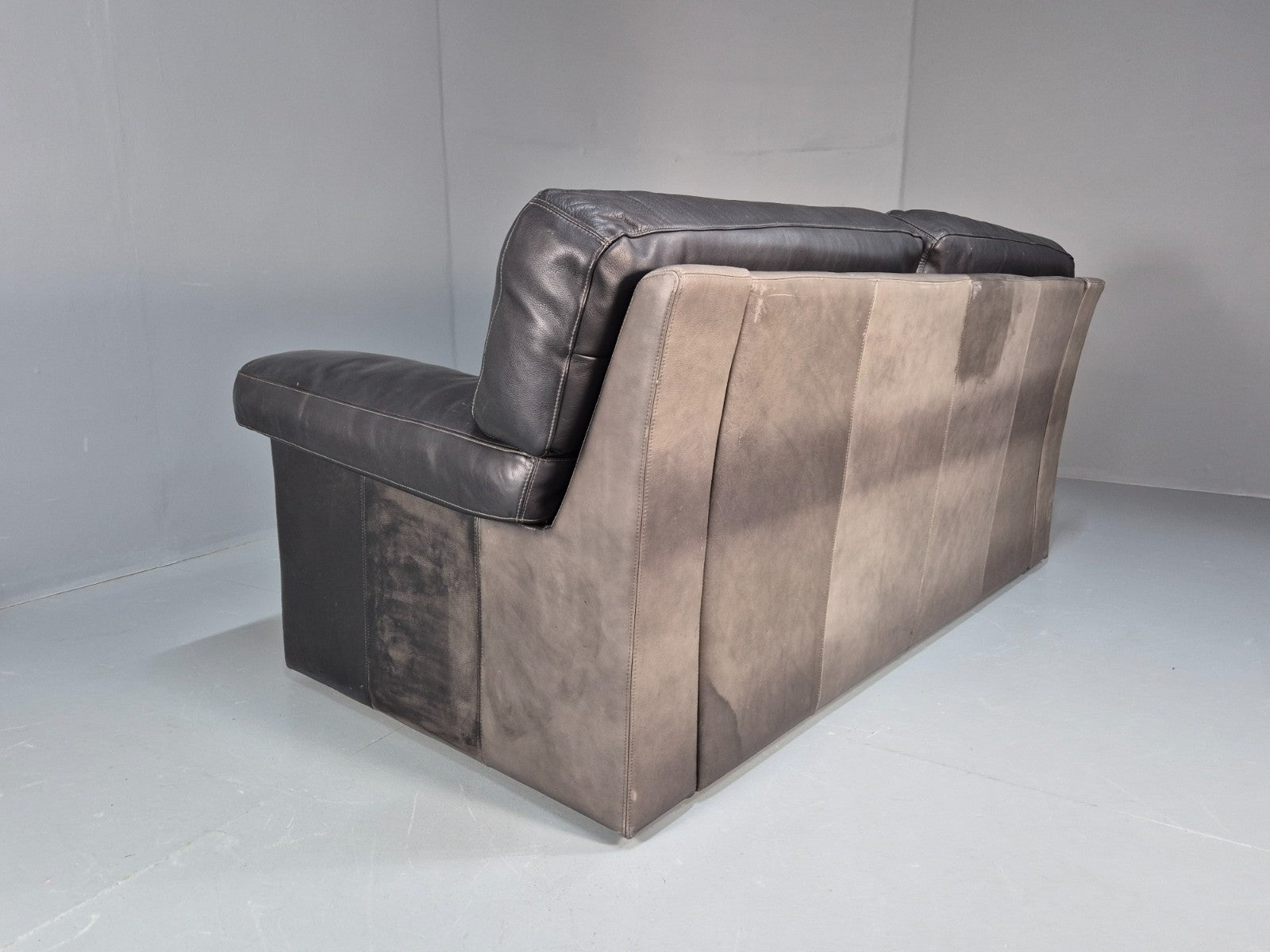 Vintage Two Seat Settee 1980s Danish Black Leather Retro EB10109 M2SS13