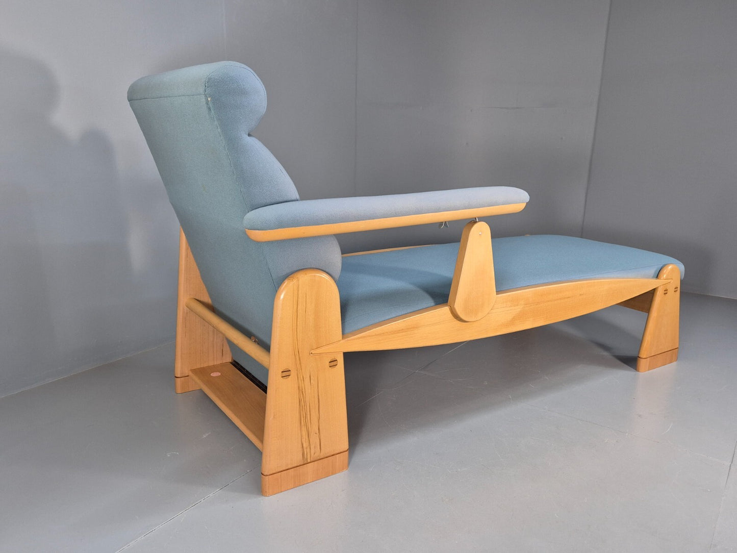 Vintage Modern Design Chaise Lounge By John Barnard in 1996 EB9675 VCHA - UKDK FURNITURE