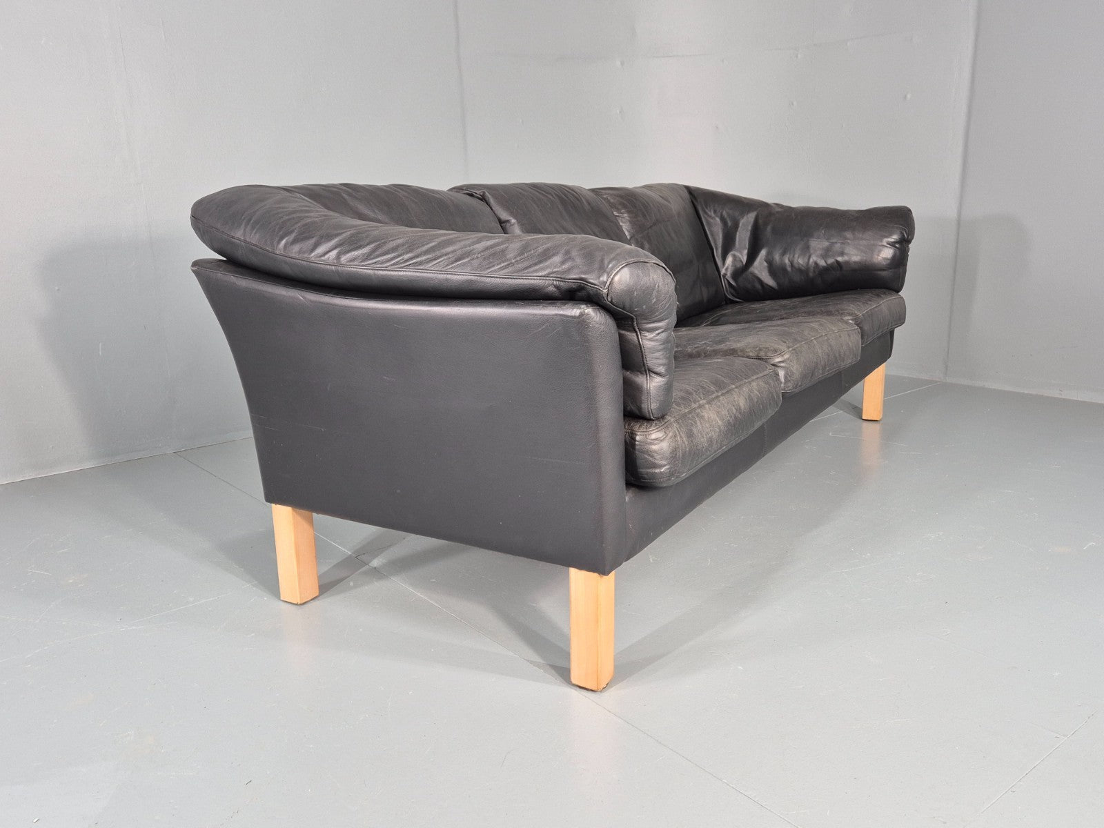 Vintage 3 Seat Sofa Danish Black Leather 1980s Retro EB8626 M3SS10