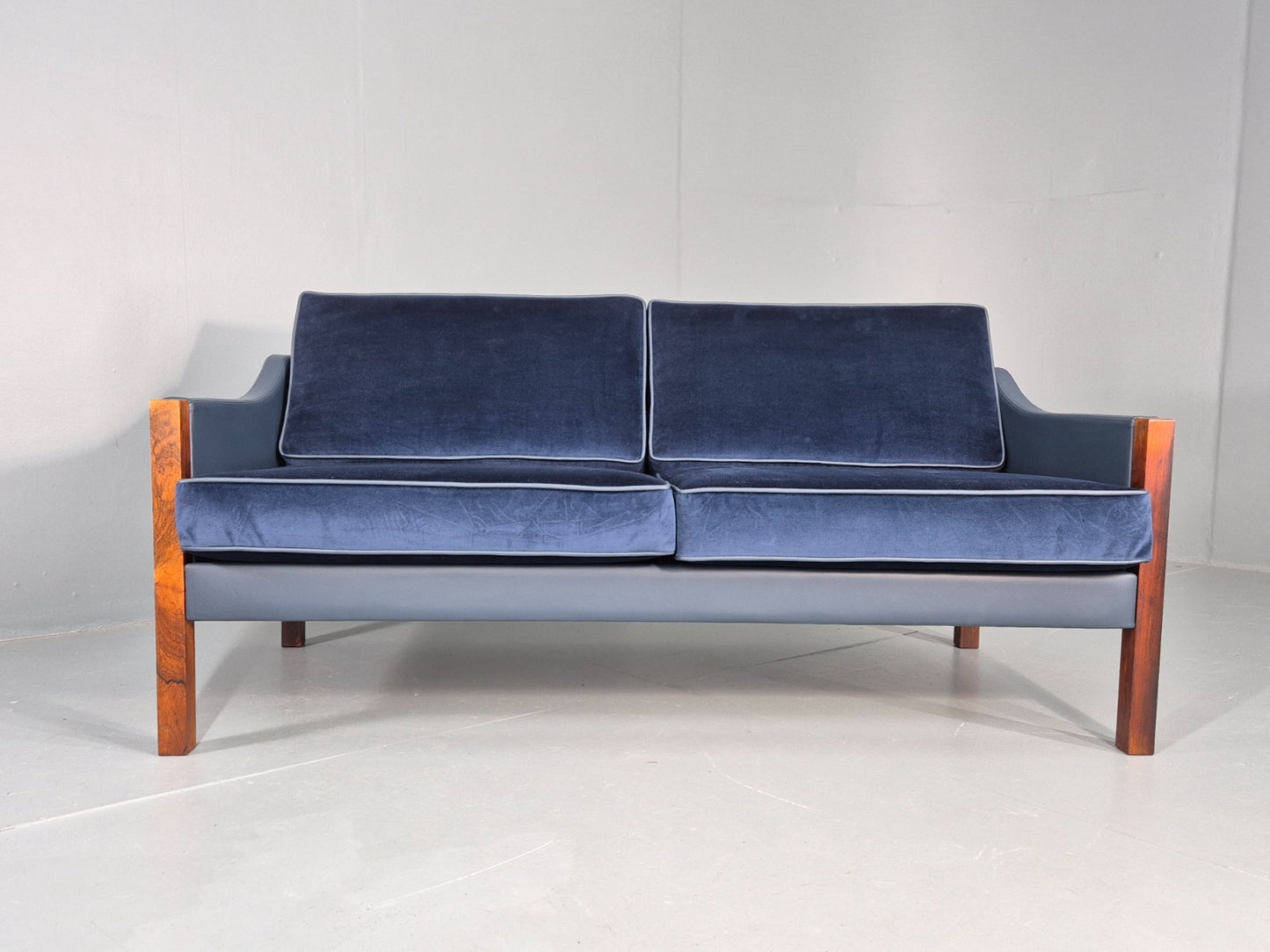 Vntage 2 Seater Sofa Danish Erik Jorgensen New Leather Upholstery  EB11927 M2SS6