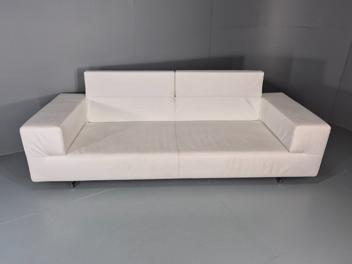 Frighetto Four Seater Settee White Leather Modern Design  EB10626 M4SS5