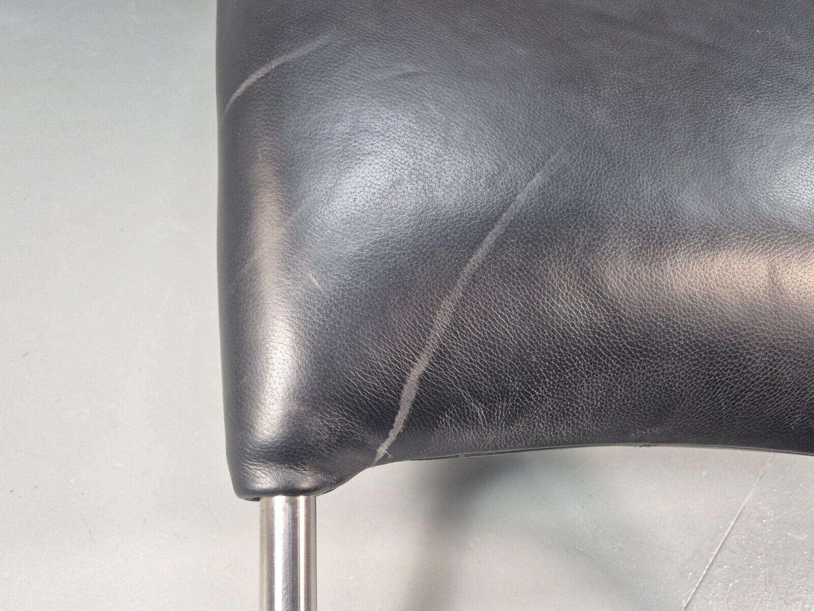 Vintage Chaise Daybed Black Leather Chrome Modern Design Retro Siren EB8911 M4SS - UKDK FURNITURE
