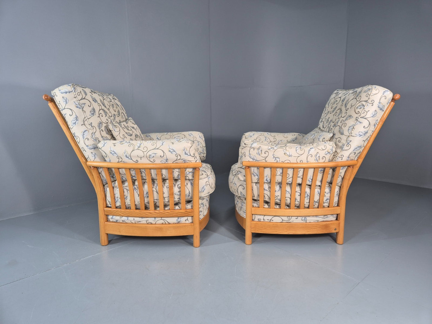 2 Ercol Renaissance Lounge Chairs Ivory Floral Upholstery 1990s EB10974 VCLO10
