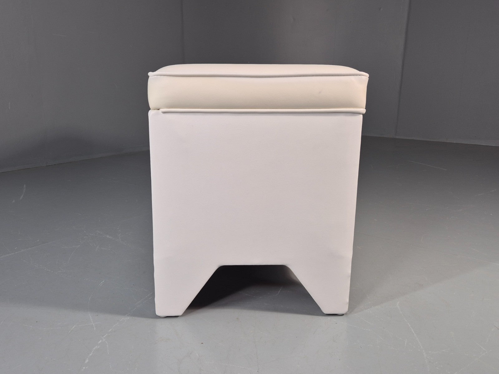 1970s Vinyl Ottoman Storage Chest White Retro Kitsch EB11572 MWOO8