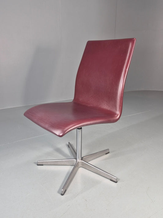 Vintage Fritz Hansen Oxford Chair Arne Jacobsen Design 2004 MCM EB11755 MSWI0