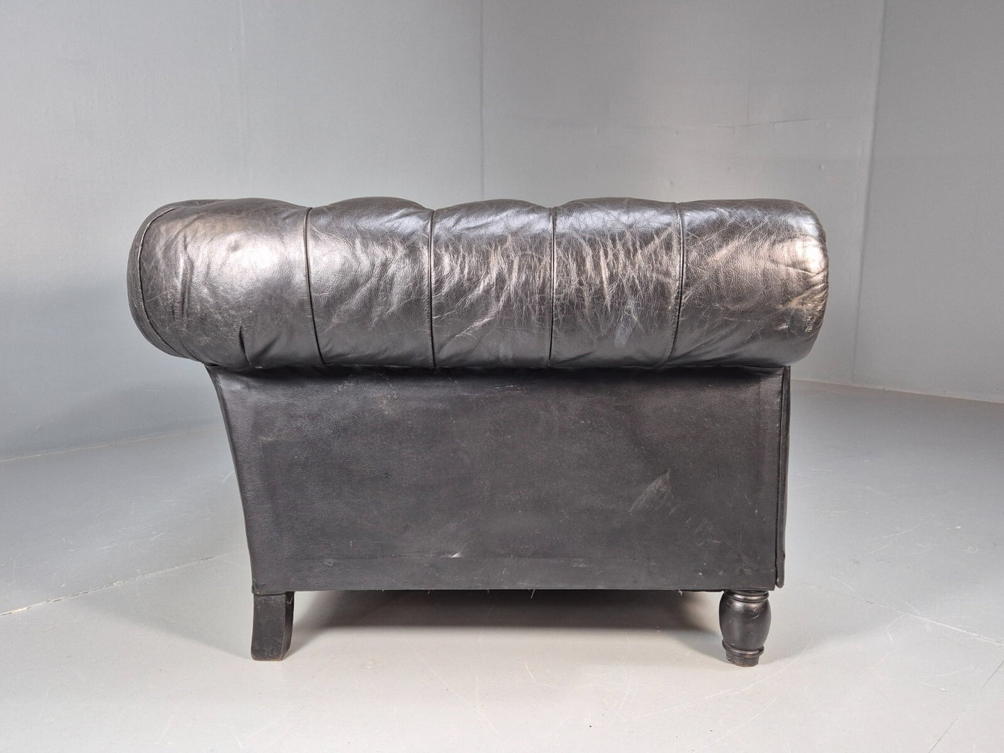 Vintage Black Leather Chesterfield Chair Oversize Classic Club Chair EB9472 VLEA - UKDK FURNITURE