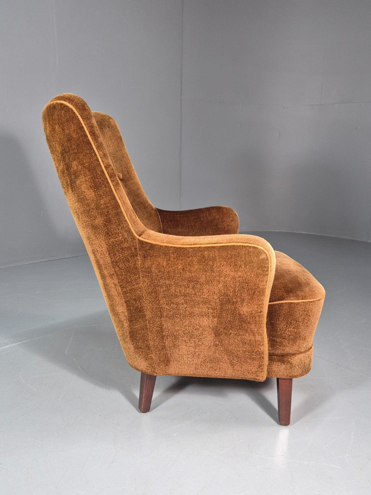 Mid Century Tub Chair Danish 1960s Brown Velour Retro Buttons EB10755 MNOR6