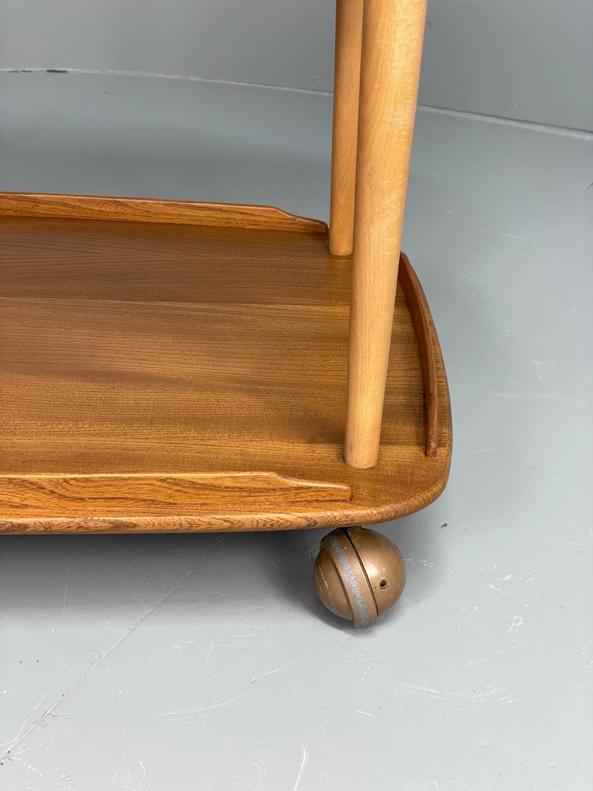 Vintage Ercol Serving Trolley Elm & Beech Mid Tone On Castors Solid EB11055 MWOO4