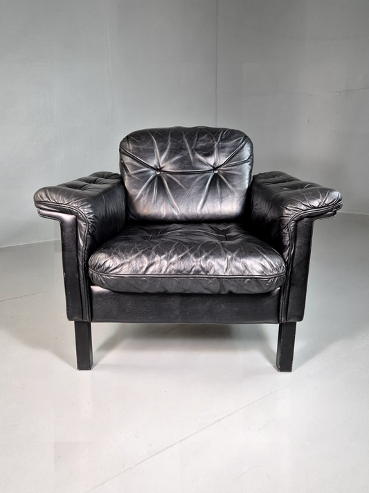 Vintage Danish Lounge Chair Black Leather Buttoned Retro MCM 1980s EB7081 MNOR - UKDK FURNITURE