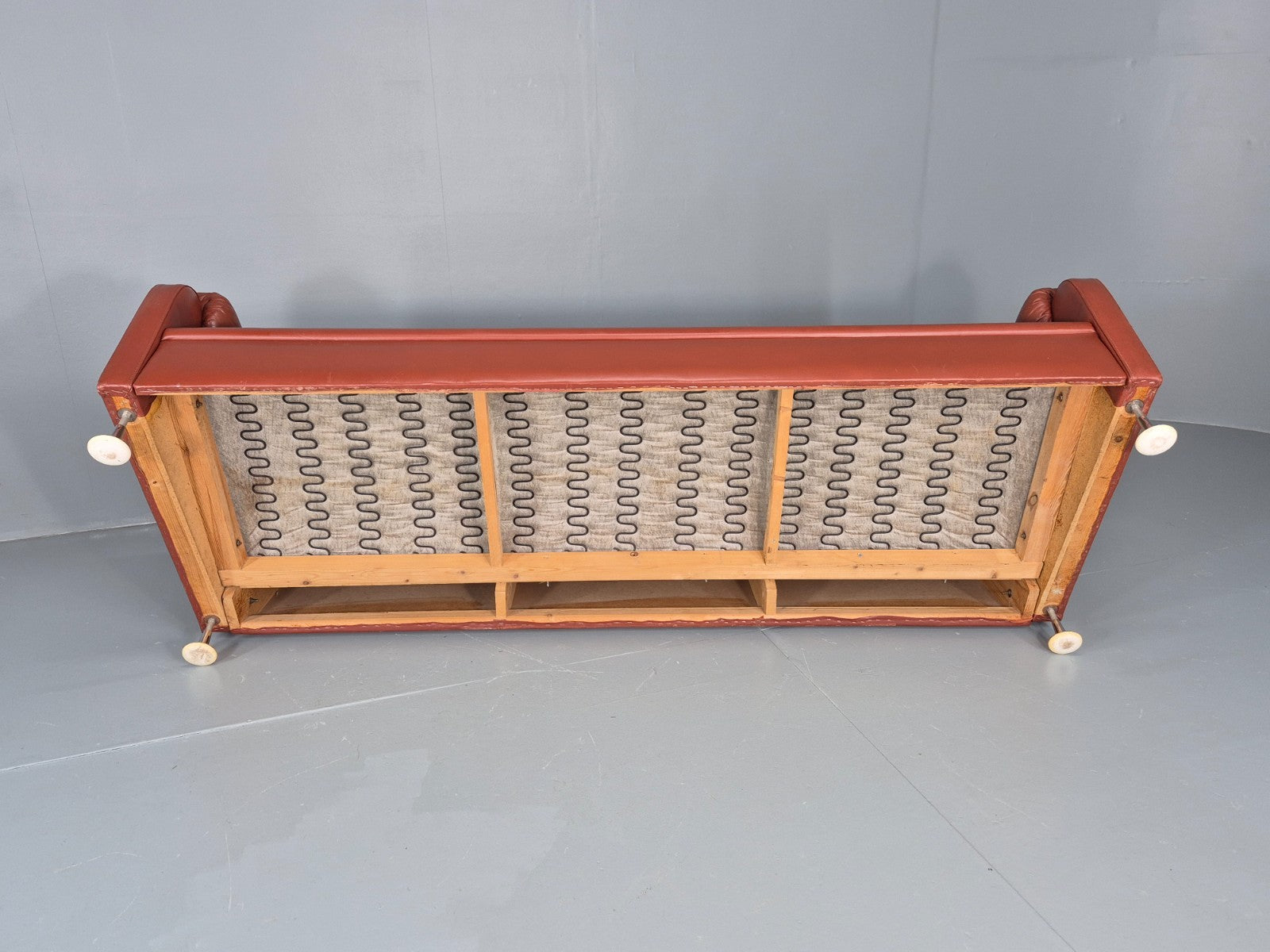 Vintage 3 seat Settee 1970s Retro Danish Red Tan Leather Buttoned EB10555 M3SS11